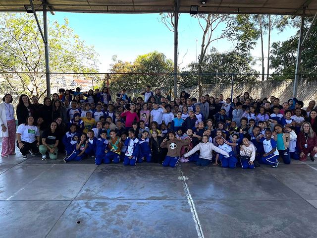 Alunos da EPG Monteiro Lobato celebram o Dia Mundial da Alfabetização com gincana pedagógica
