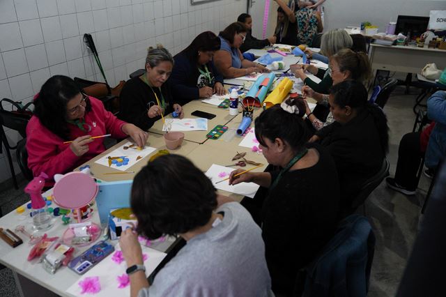 Prefeitura recebe inscrições de mulheres com fibromialgia para encontro arteterapêutico
