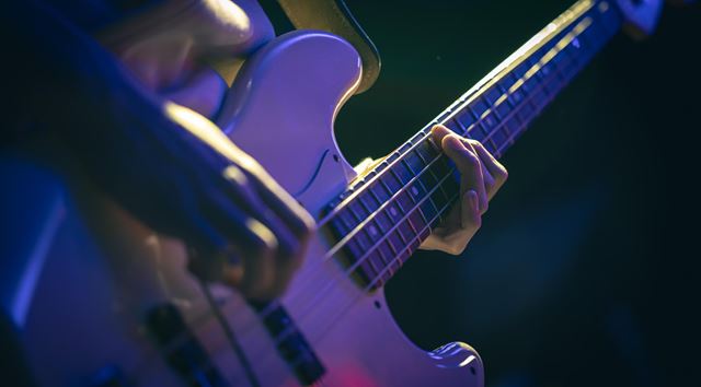 Guitarristas do Conservatório Municipal de Artes realizam evento gratuito no Arquivo Histórico de Guarulhos