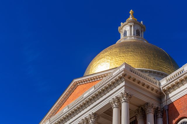 Massachusetts impõe novas regras de energia limpa a centros de dados