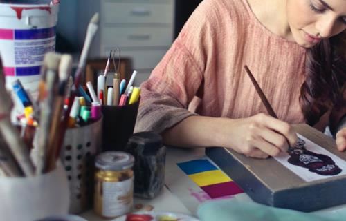 Poiesis abre inscrições para novas oficinas culturais gratuitas na área de comunicação
