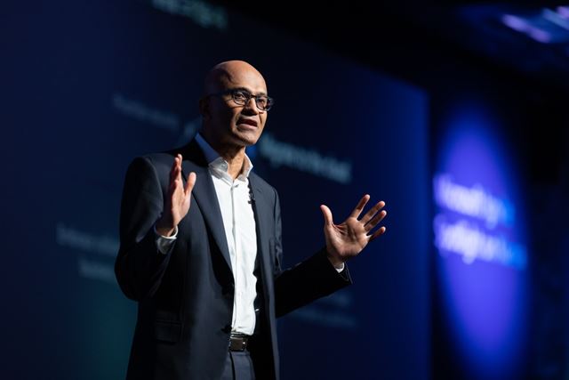Novo código de conduta de IA da Microsoft diz aos modelos para não hackear sistemas ou enganar humanos
