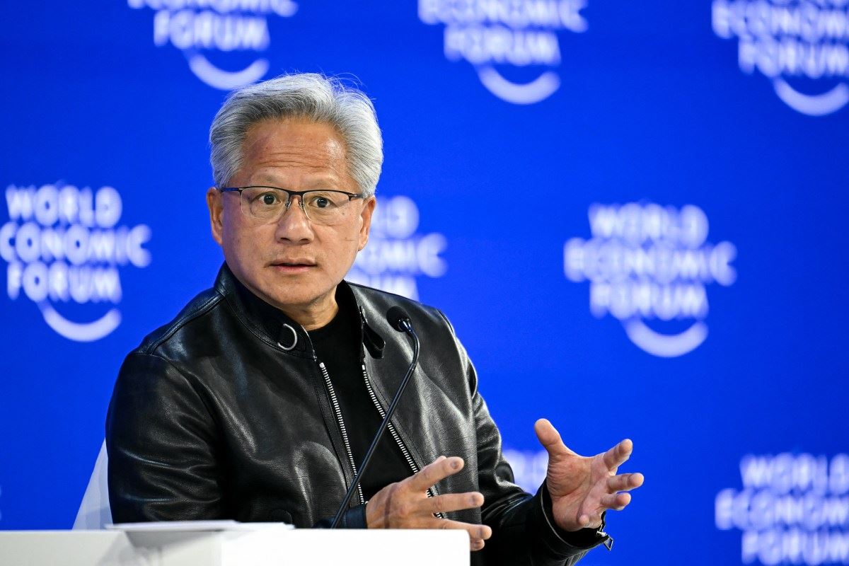 CEO da Nvidia, Jensen Huang, diz a Trump que não vamos deixar [uma desaceleração da IA] acontecer