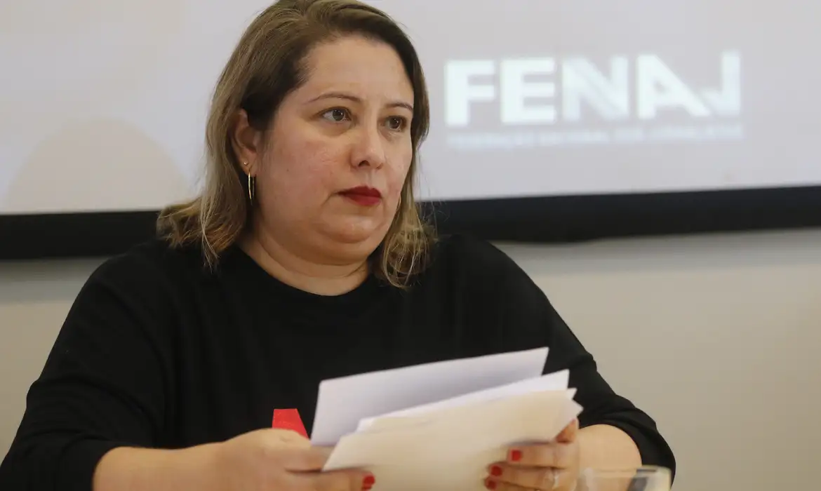 "Tiktokização" e crise sufocam propostas de campanha, diz Fenaj