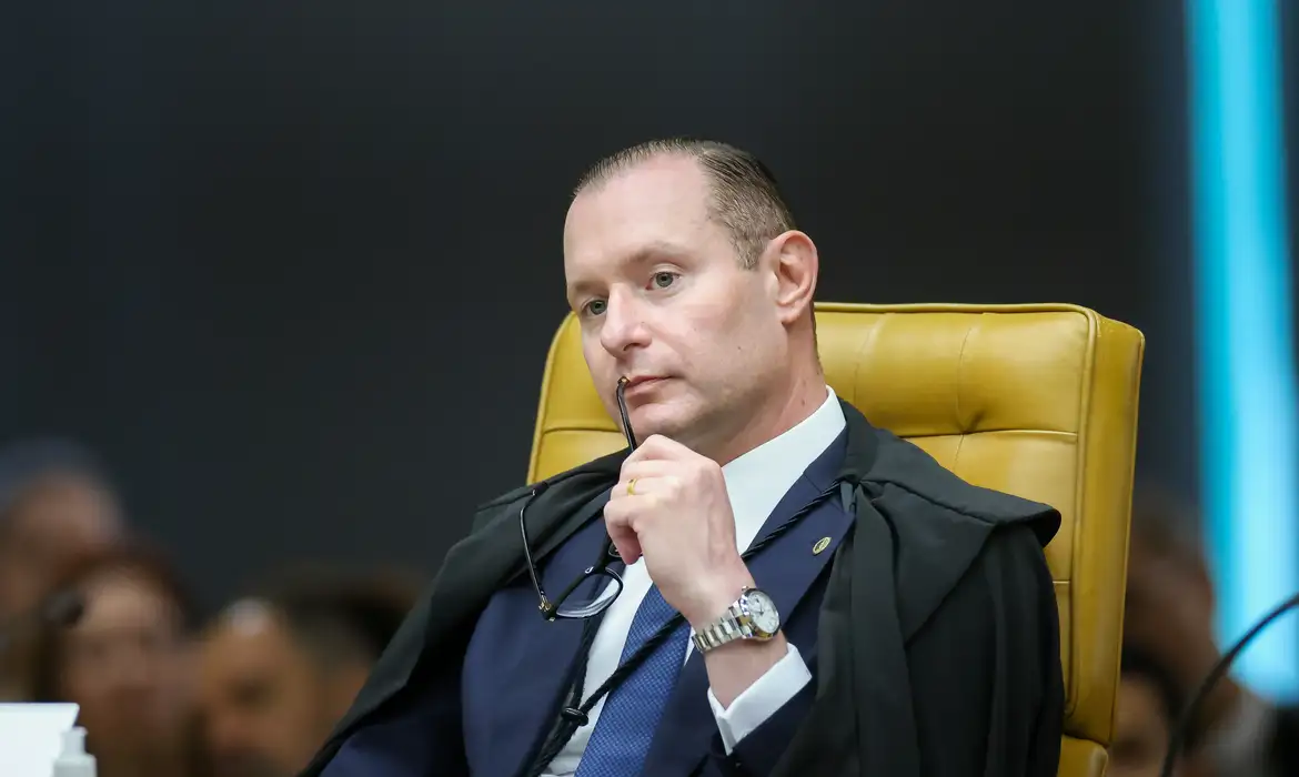 Zanin: não dá para investigar Moraes sem julgar atos de Mendonça