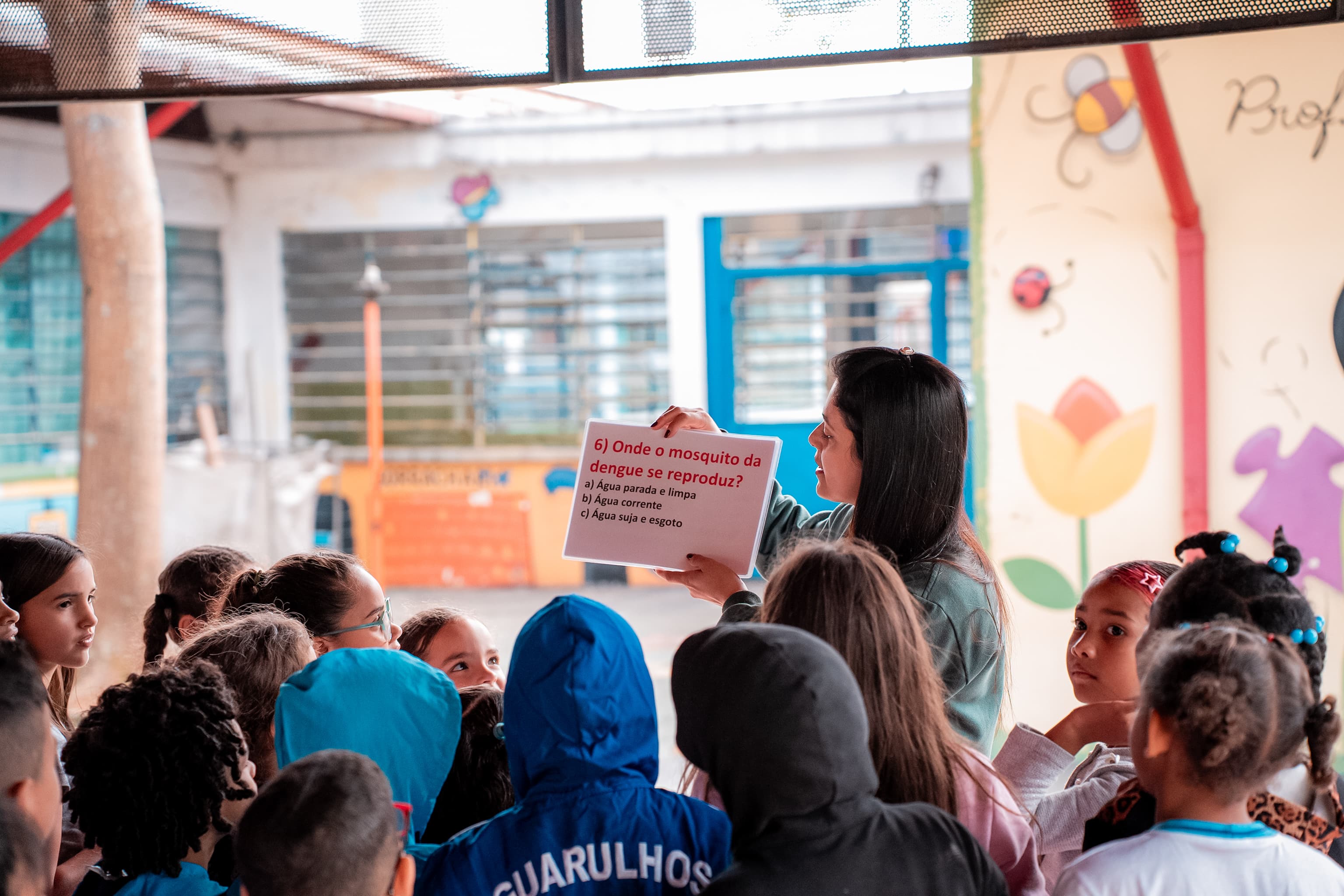 Prefeitura leva ações educativas de prevenção à dengue para mais de 6 mil estudantes e instituições
