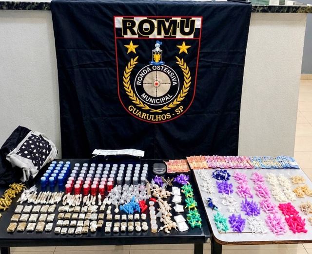 Em ação contra o tráfico, GCM prende dois homens e apreende quase 2 kg de drogas