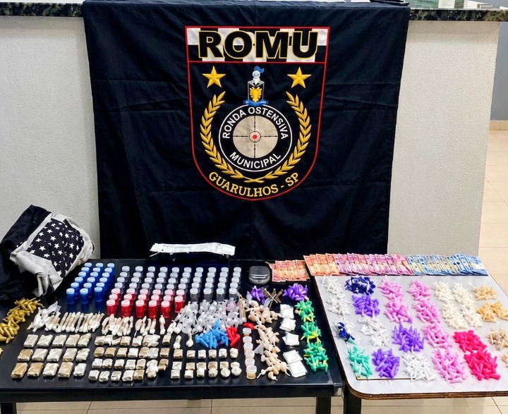 Em ação contra o tráfico, GCM prende dois homens e apreende quase 2 kg de drogas