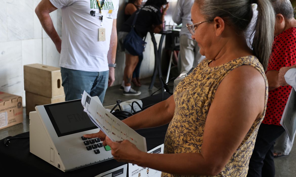 TRE-RJ distribui mais de 1 milhão de colas eleitorais para dia do voto