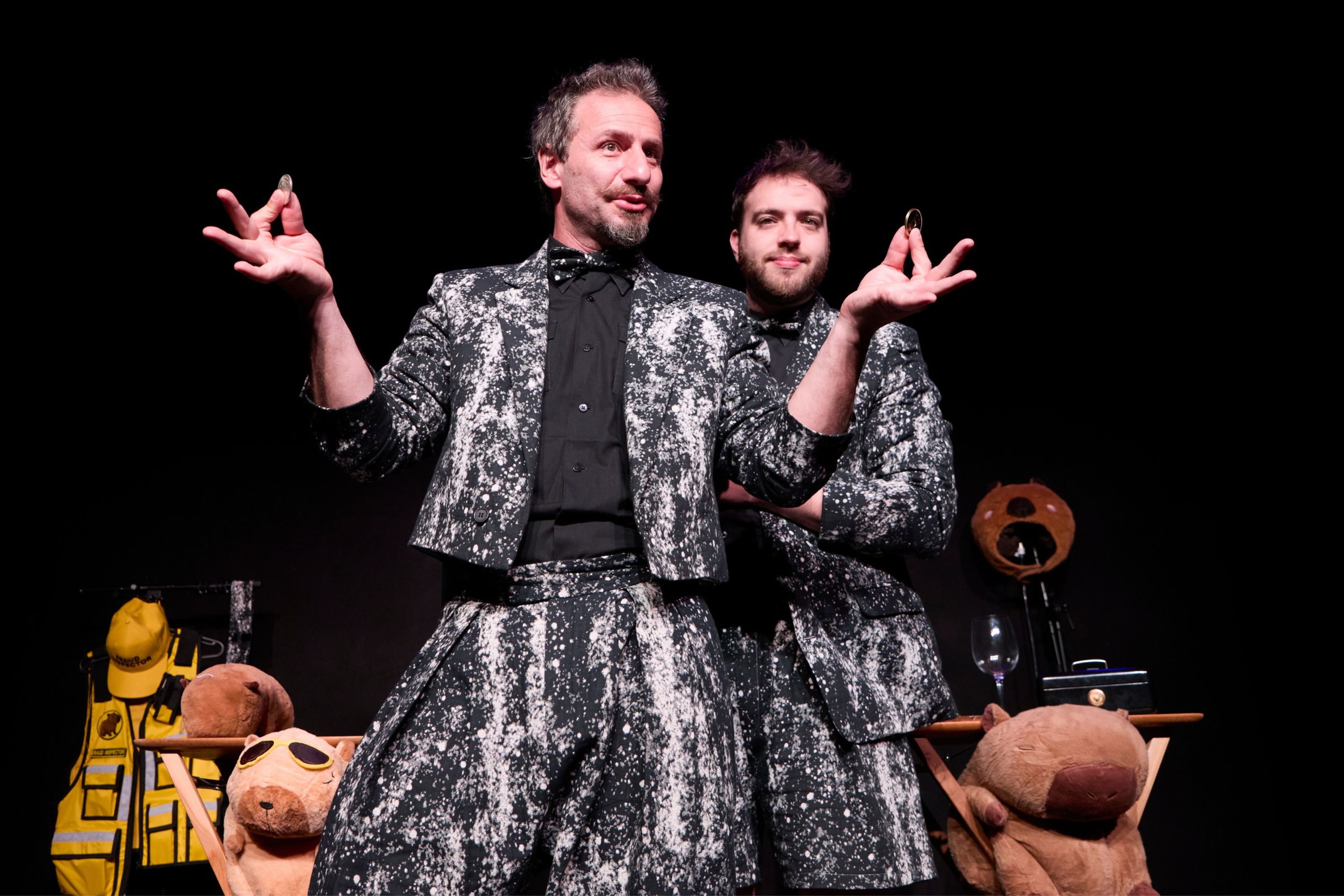 Mágica e mistério se encontram em espetáculo gratuito no Teatro Padre Bento no dia 26