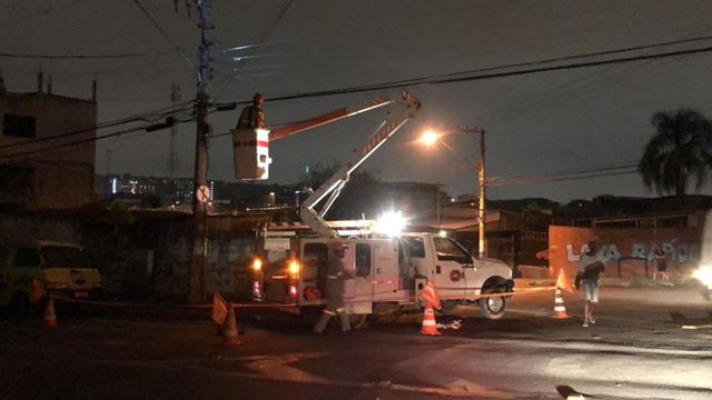 Linha de pipa com cerol causa rompimento de cabo de alta tensão na Vila Barros