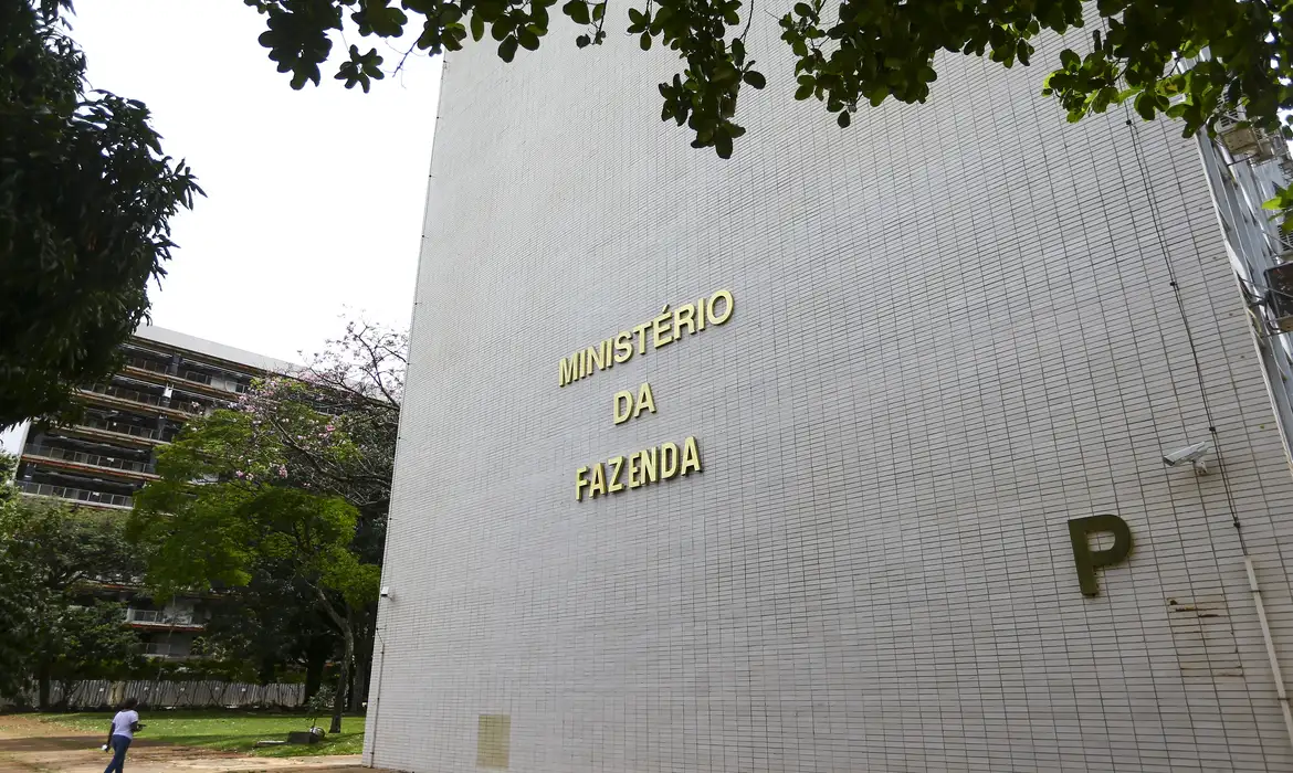 Governo reduz projeção do PIB para 2% em 2026 e 2,3% em 2027