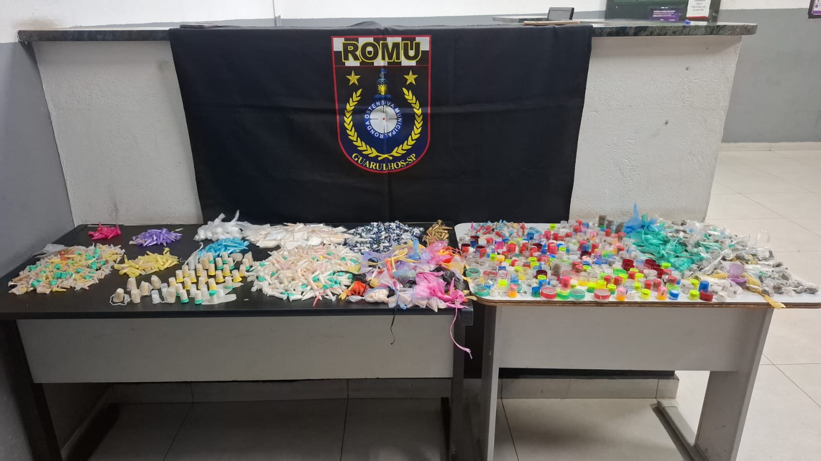 Agentes da GCM prendem dois homens por furto a residências e uma mulher por suspeita de tráfico de entorpecentes