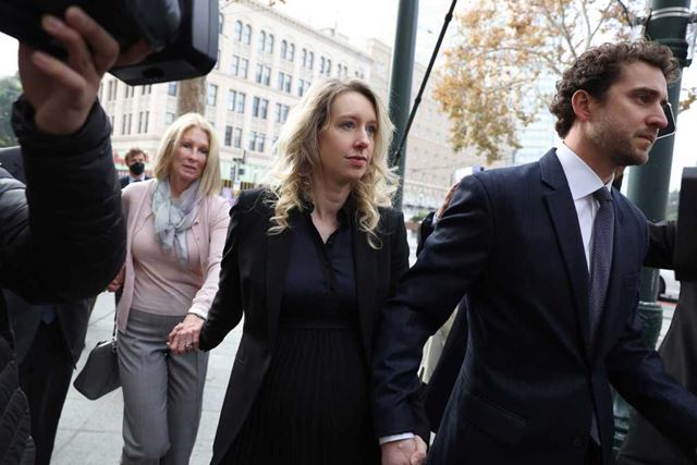 Aqui está o trailer do documentário de Elizabeth Holmes por Nathan Fielder, nos cinemas em 16 de outubro