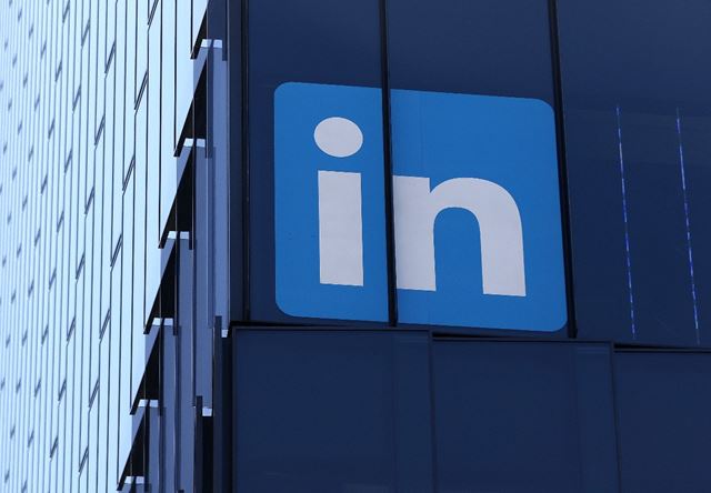 LinkedIn adiciona novas ferramentas para combater perfis falsos e históricos de trabalho falsificados