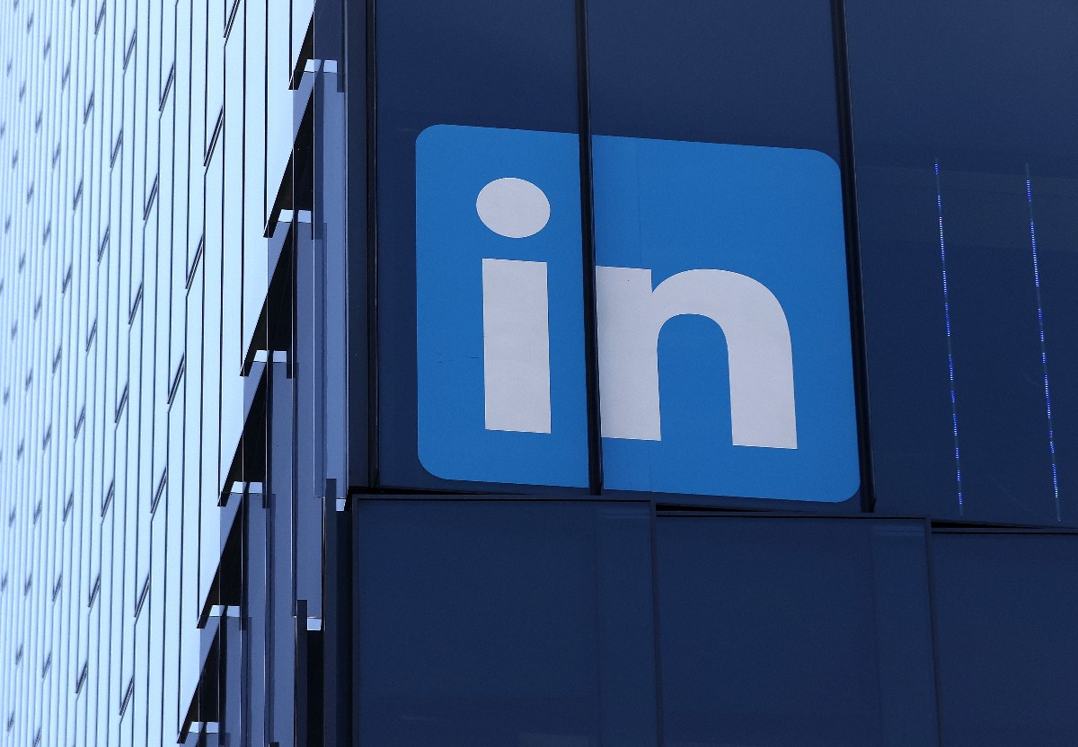 LinkedIn adds new tools to fight fake profiles and bogus work histories