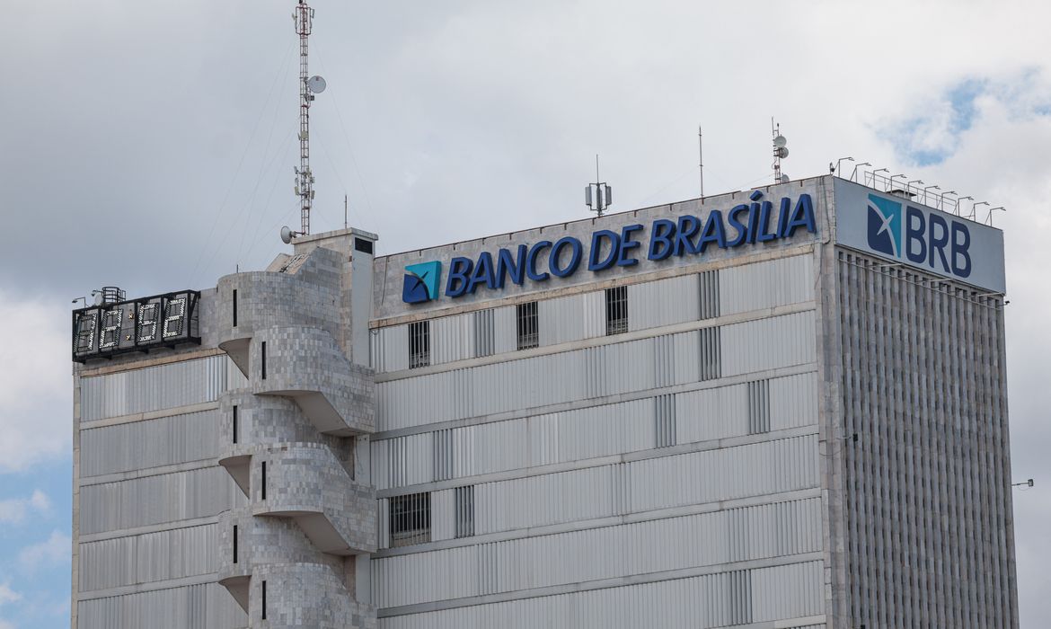 Caso Master: TCDF bloqueia até R$ 2,7 bi de ex-dirigentes do BRB