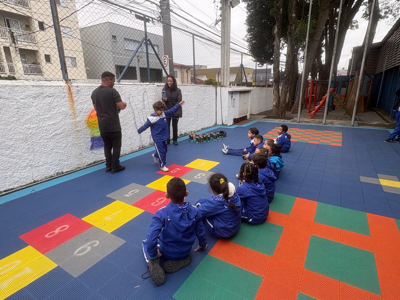 Setembro Azul promove ações de valorização e reflexão sobre a cultura surda na rede municipal