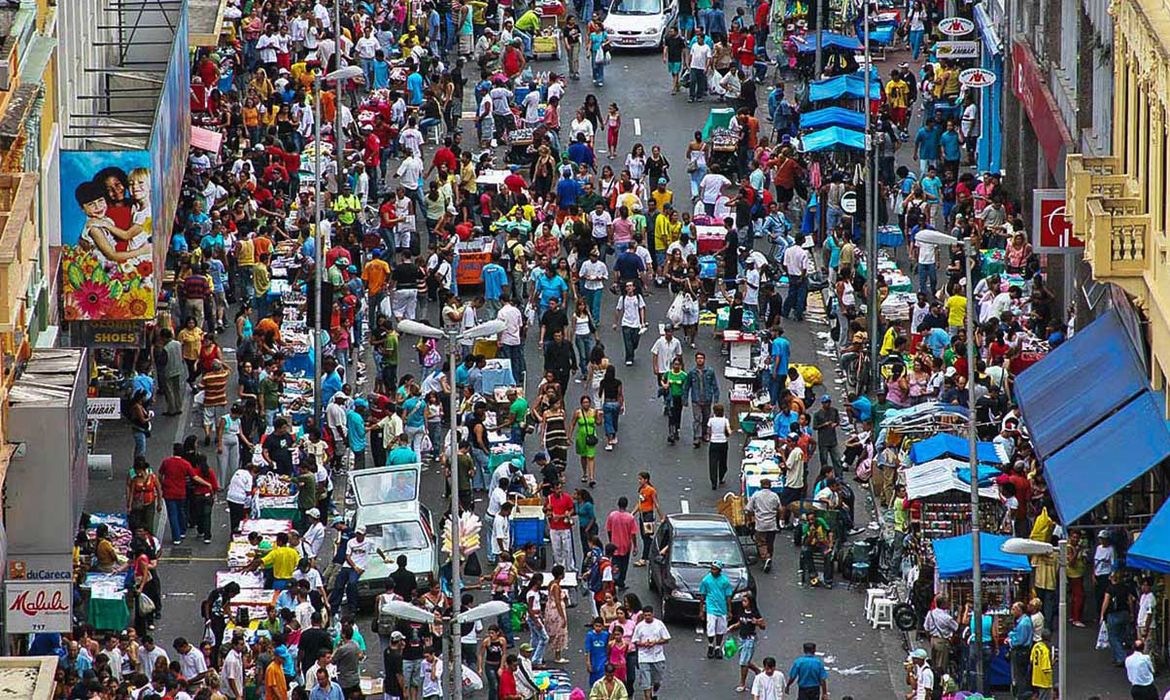 MPSP recomenda intervenção na Feira do Brás por causa de dívida