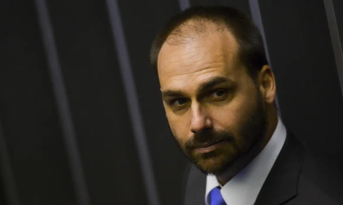 STF condena Eduardo Bolsonaro por difamar deputada Tábata Amaral