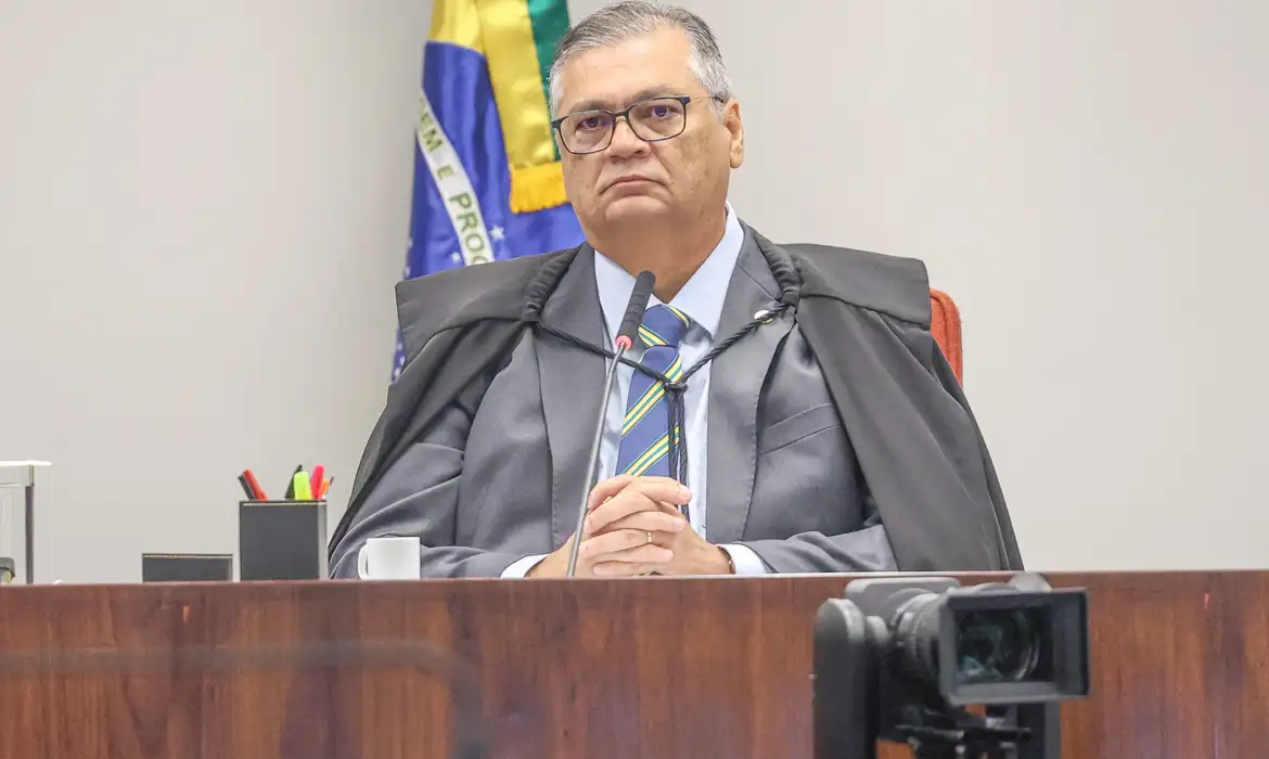 Dino derruba decisão de Mendonça e libera post sobre Nossa Senhora