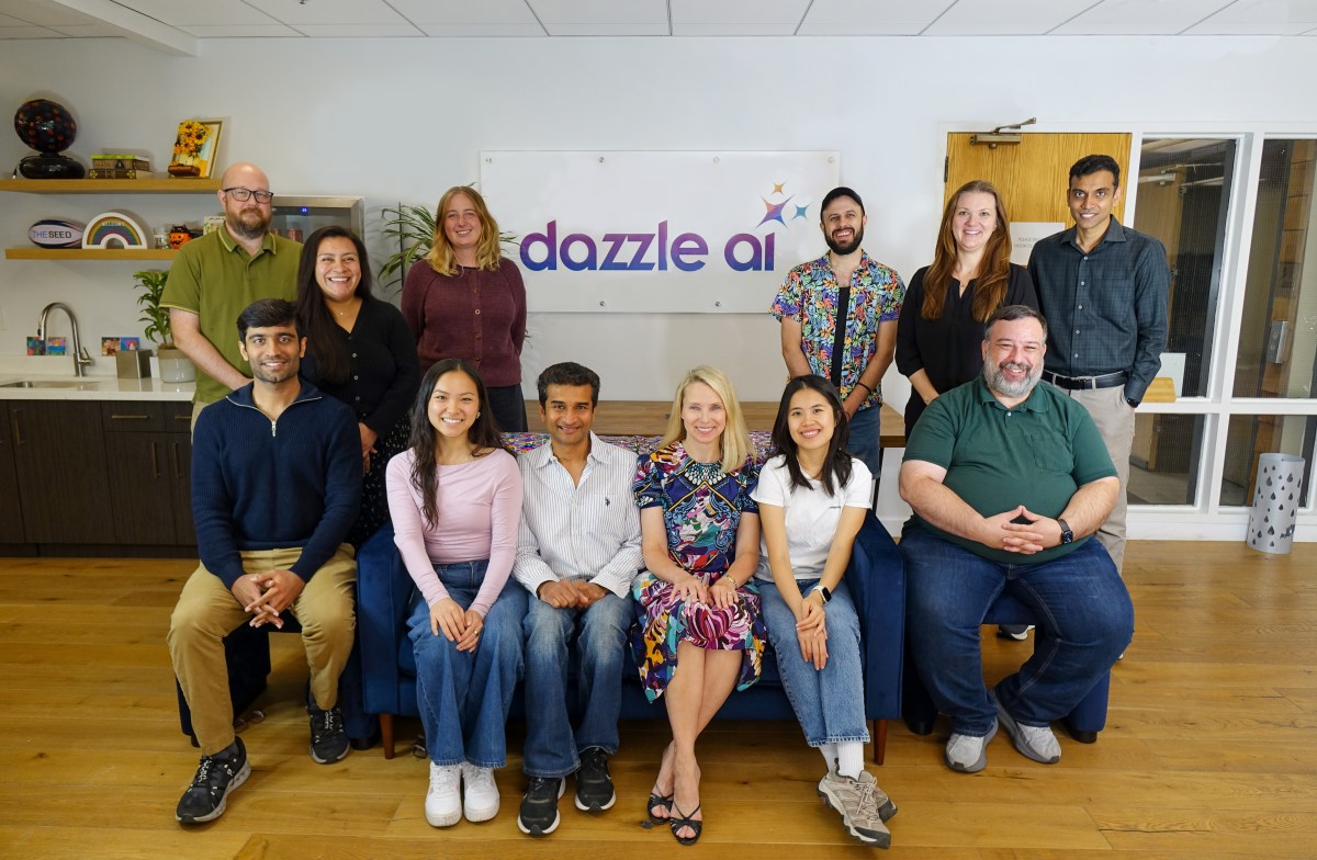 Com o Dazzle, Marissa Mayer aposta que o seu rolo da câmera tem mais informações sobre sua vida do que sua caixa de entrada