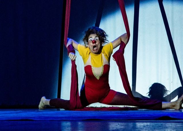Alunos da Escola Viva de Artes Cênicas de Guarulhos levam espetáculos para teatro da Capital