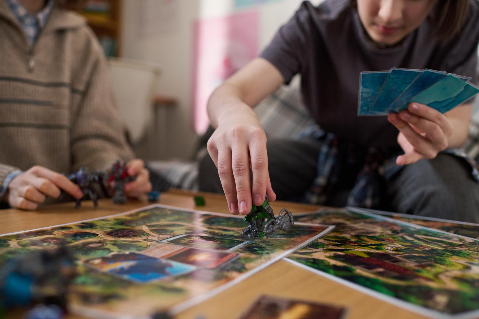 Biblioteca Monteiro Lobato oferece oficina gratuita de jogos de tabuleiro com vagas abertas em outubro
