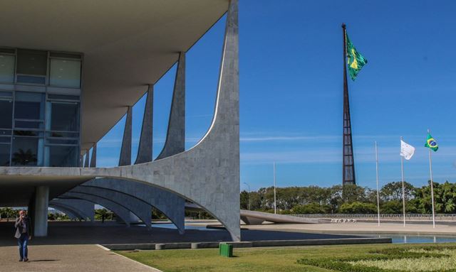 Frente de prefeitos apresenta carta com propostas aos presidenciáveis