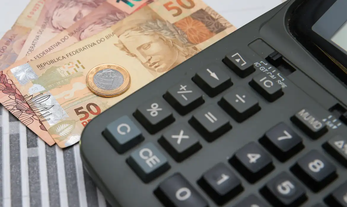 Prazo para empresas optarem por Simples é adiado para 15 de outubro