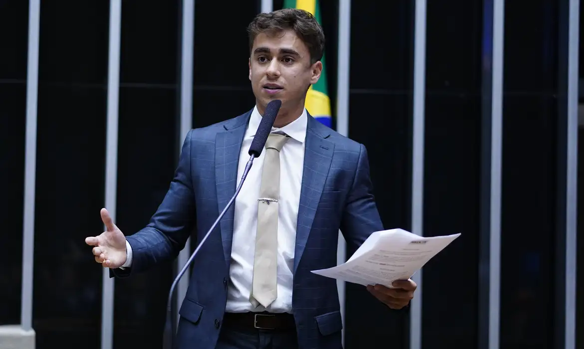 TSE manda Nikolas retirar postagem com desinformação sobre Lula