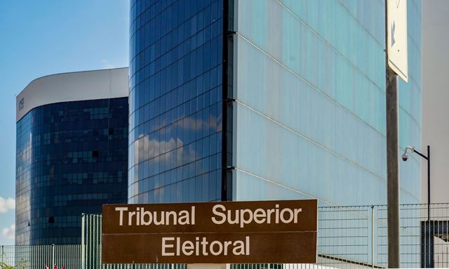 TSE forma maioria para manter retirada de posts sobre Nossa Senhora