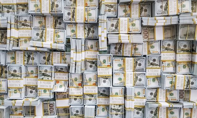 Dólar fecha acima de R$ 5,22 em dia de mal-estar global