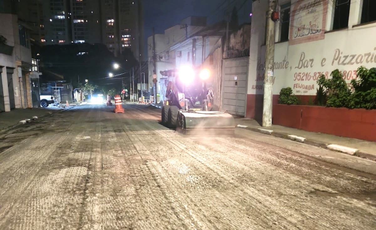 Prefeitura inicia obras de recapeamento da rua Cônego Valadão