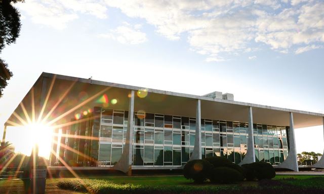 STF deve julgar revisão da condenação de Bolsonaro após eleições