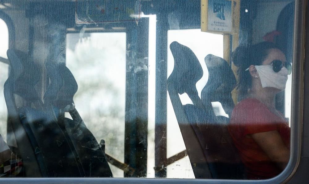 Ônibus da capital paulista voltam a poder circular com pessoas em pé