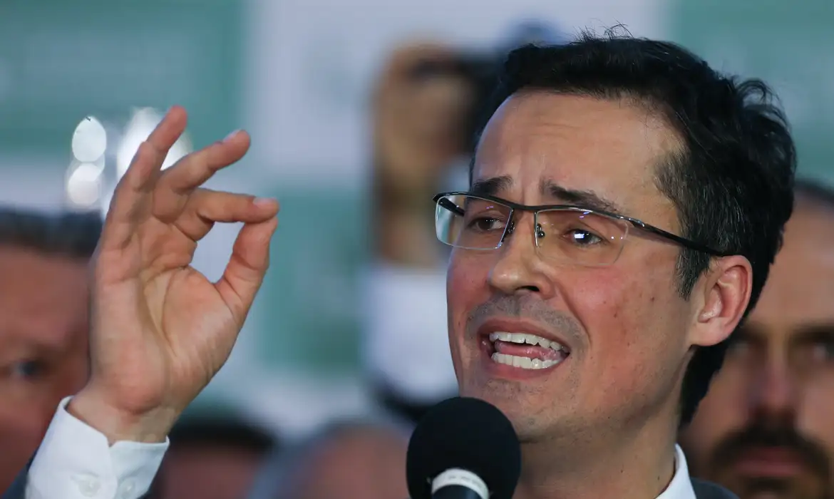 TSE adia julgamento sobre candidatura de Deltan Dalagnol ao Senado