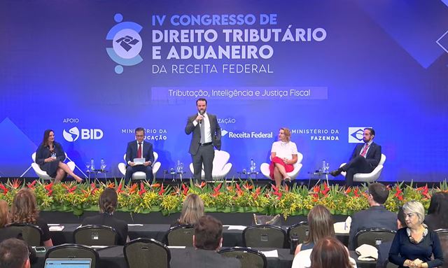 Durigan defende Receita como plataforma de inteligência do Estado