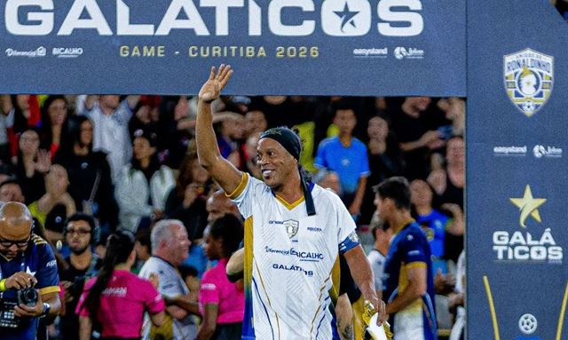 Ronaldinho Gaúcho anuncia volta aos gramados pelo italiano Ravenna