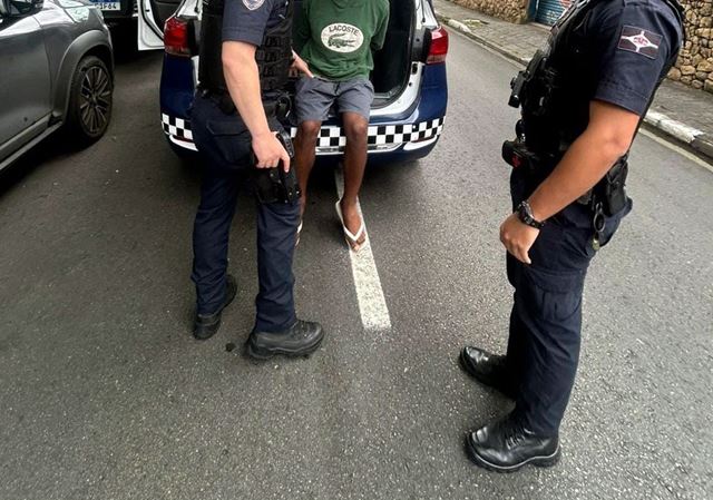 GCM de Guarulhos prende criminoso por furto a pedestre na Vila Rosália