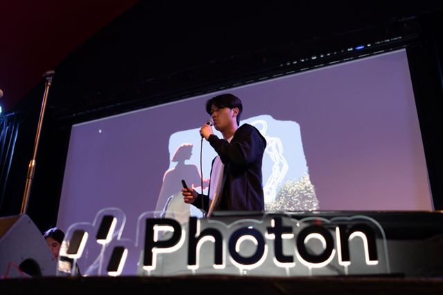 A Photon realizou um funeral para aplicativos móveis. Agora tem US$ 4,5 milhões para ajudar a substituí-los por agentes.